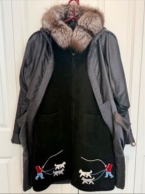 Vintage Northern Transitions Hooded Wool Coat Fur Trim 3 in 1
Sz 12-14
Like new